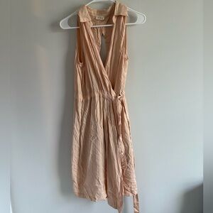 POL Sleeveless Peach/Tan Knee Length Dress with Tie Waist & Back Slit Small NEW
